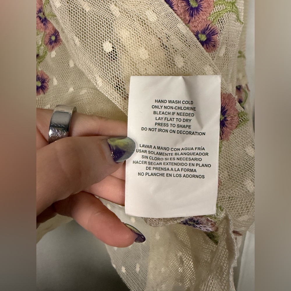 Skylar & Jade Cream Sheer Swiss Dot Embroidered Purple Floral Ruffle Blouse 1X - Picture 7 of 8
